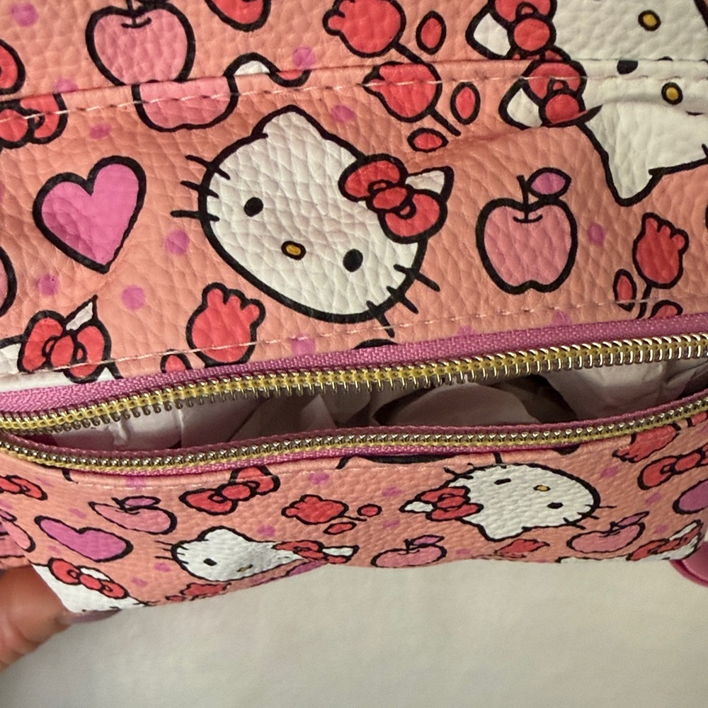Hello Kitty Pink & White Kids Backpack with Heart and Apple Pattern - Picture 5 of 8